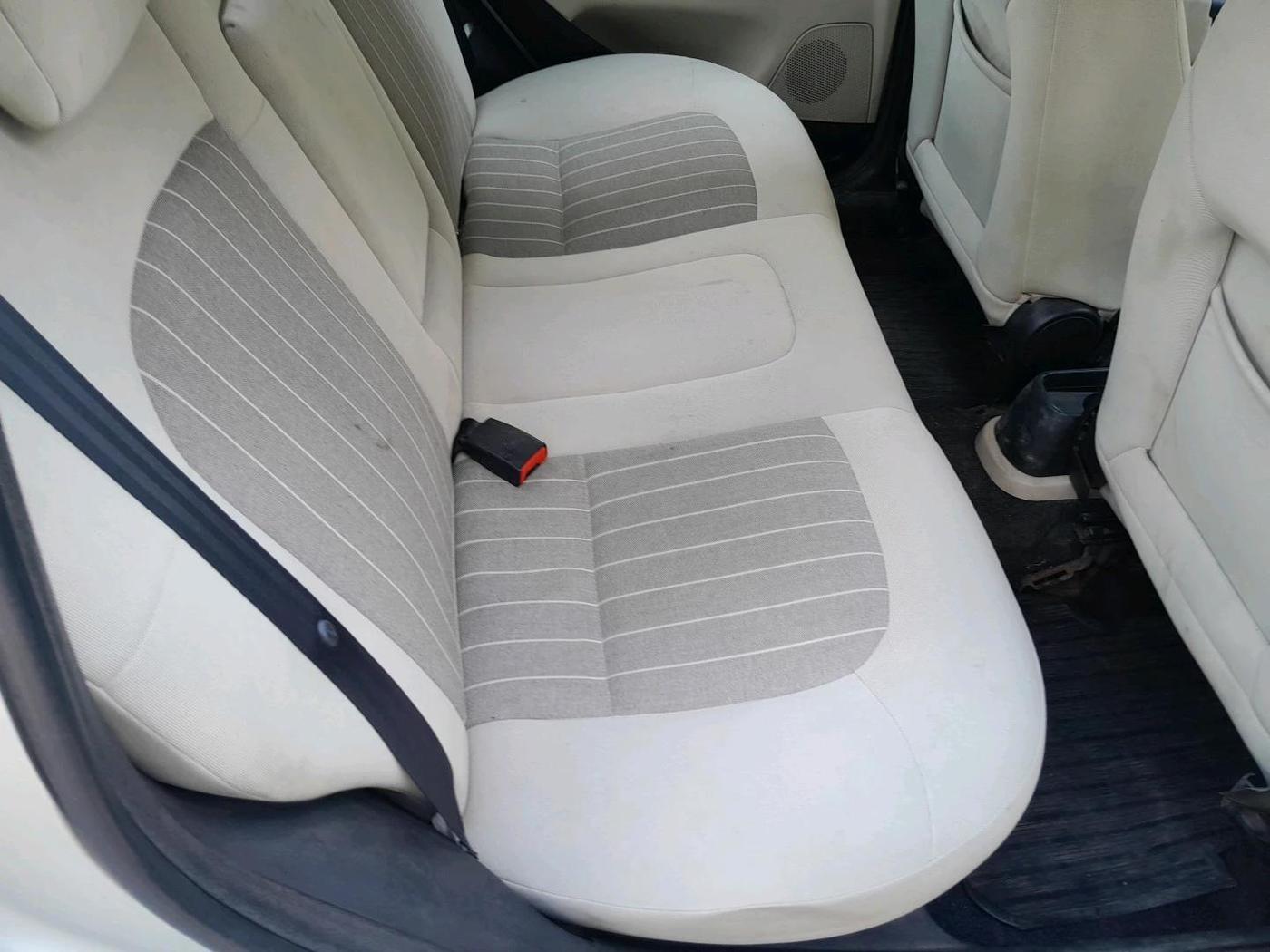2013 Fiat Linea Active 1.4 L, Petrol, Manual, 80,001 km, interior