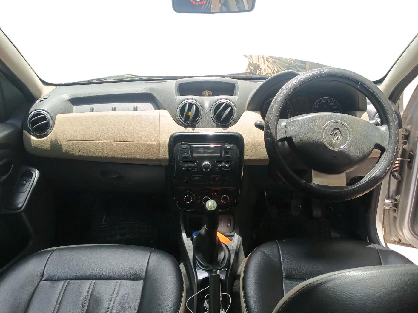 2013 Renault Duster RXL PETROL, Petrol, Manual, 61,626 km, interior