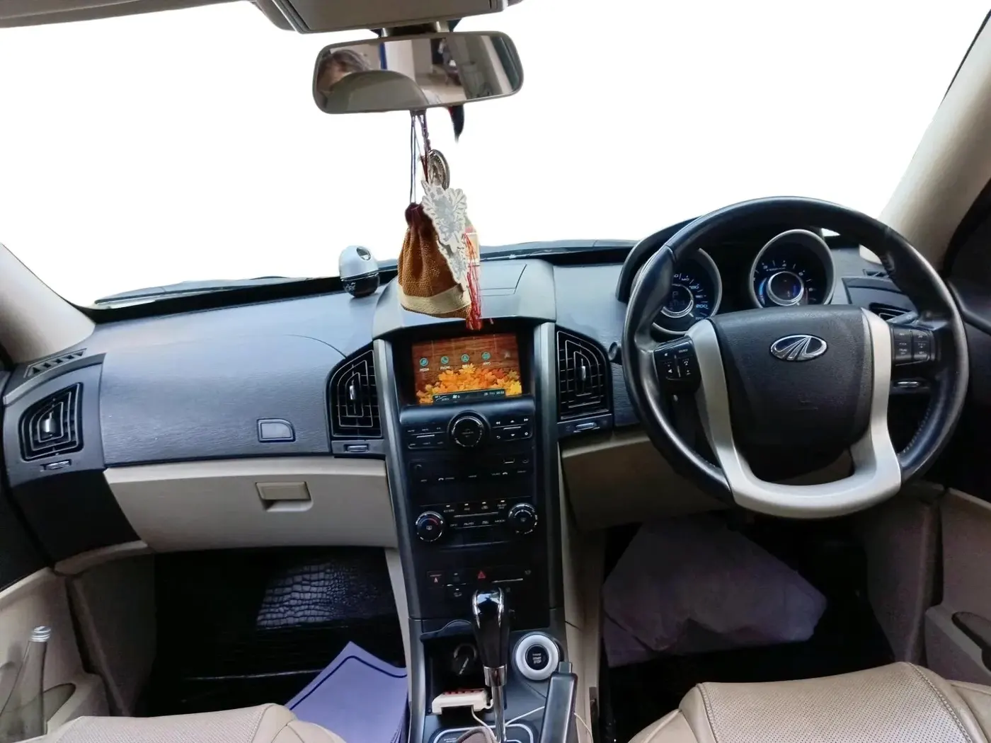 2018 Mahindra XUV500 W10 AWD AT, Diesel, Automatic, 67,717 km, interior