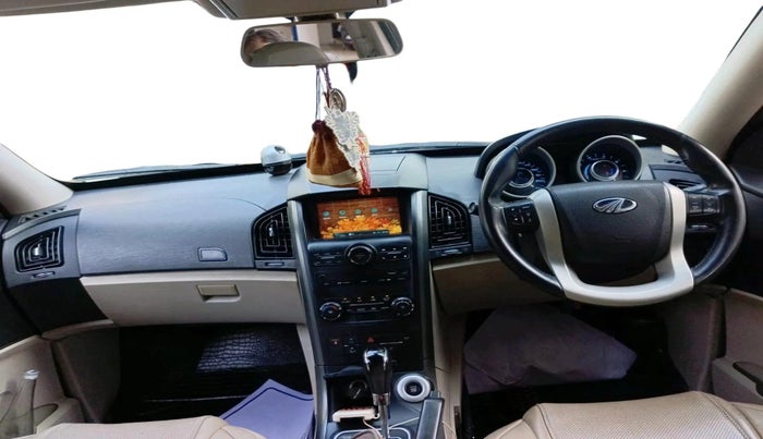 2018 Mahindra XUV500 W10 AWD AT, Diesel, Automatic, 67,717 km, interior