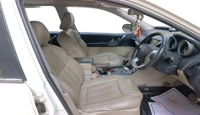 2018 Mahindra XUV500 W10 AWD AT, Diesel, Automatic, 67,717 km, interior