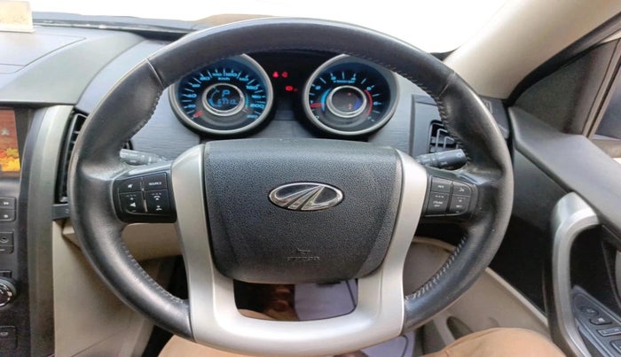 2018 Mahindra XUV500 W10 AWD AT, Diesel, Automatic, 67,717 km, interior