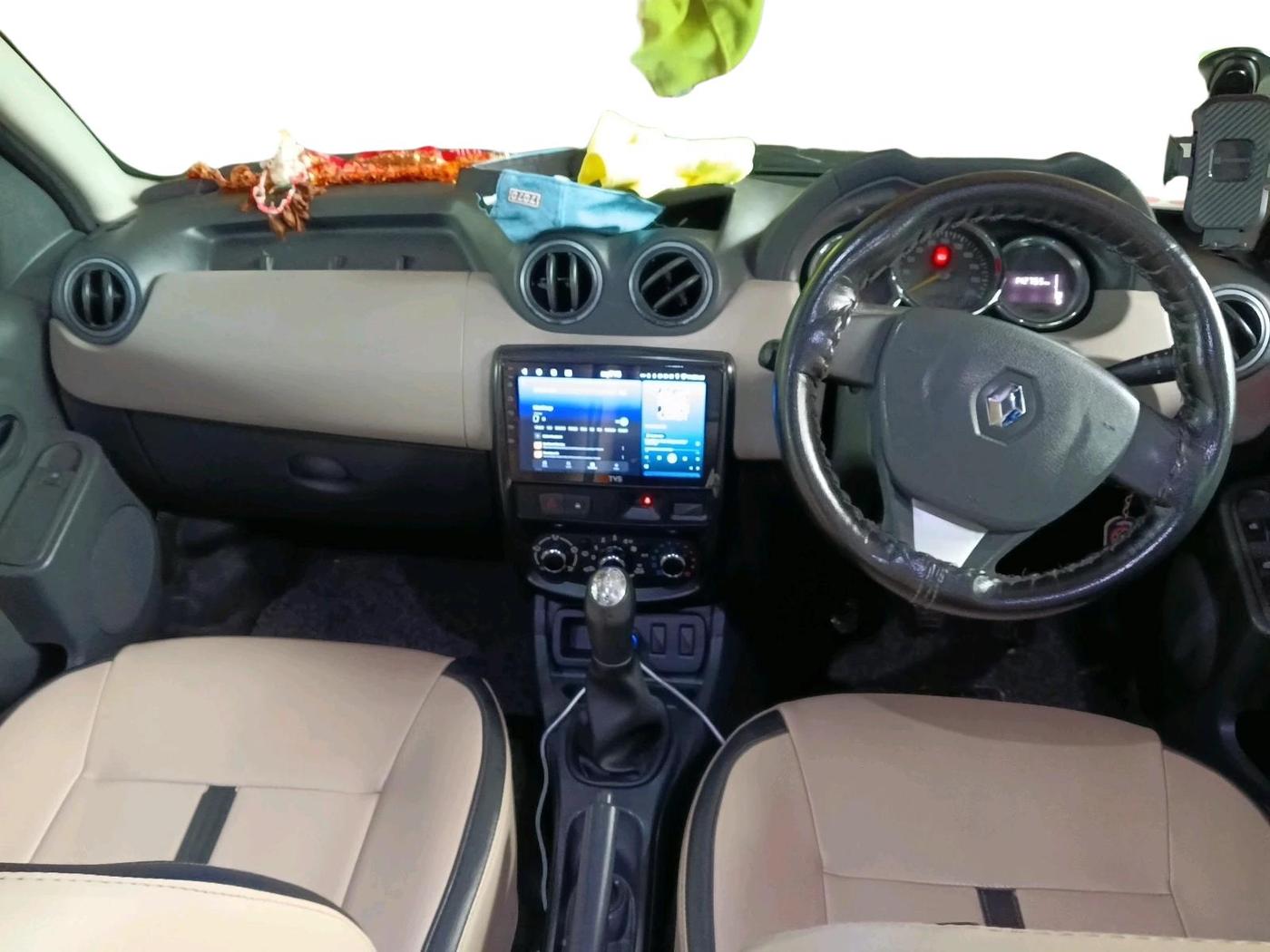 2015 Renault Duster 85 PS RXL DIESEL, Diesel, Manual, 1,42,755 km, interior