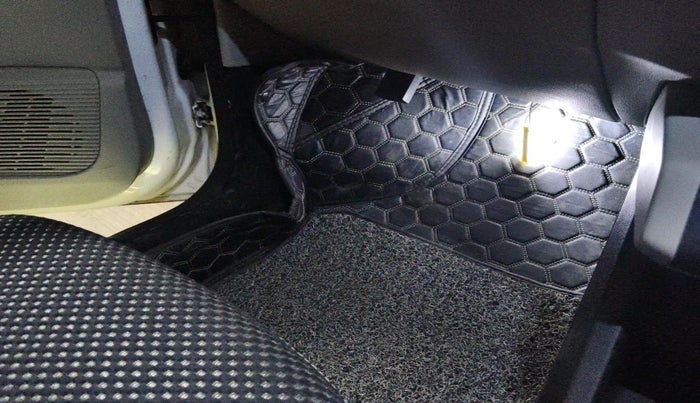 2020 Renault TRIBER RXZ AMT, Petrol, Automatic, 17,213 km, interior