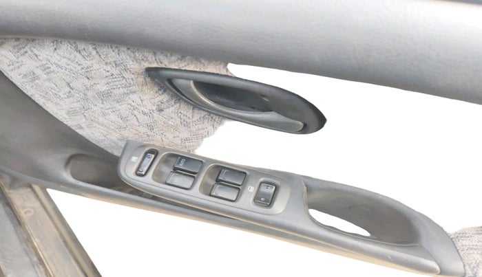 2006 Maruti Baleno STD, Petrol, Manual, 80,659 km, interior