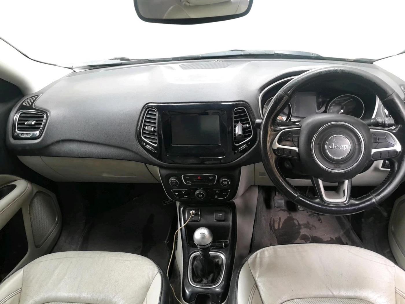 2017 Jeep Compass LIMITED 2.0 DIESEL, Diesel, Manual, 1,21,252 km, interior