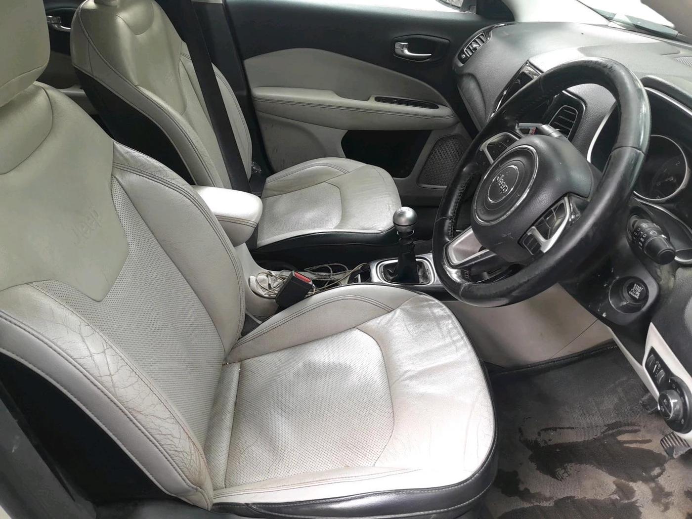 2017 Jeep Compass LIMITED 2.0 DIESEL, Diesel, Manual, 1,21,252 km, interior