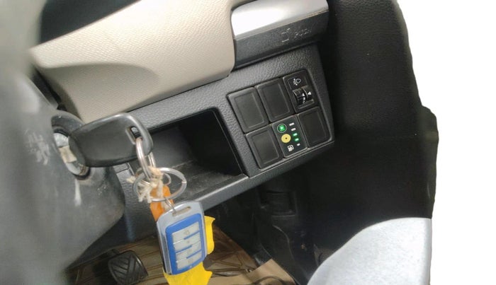 2016 Maruti Wagon R 1.0 LXI CNG, CNG, Manual, 27,870 km, interior
