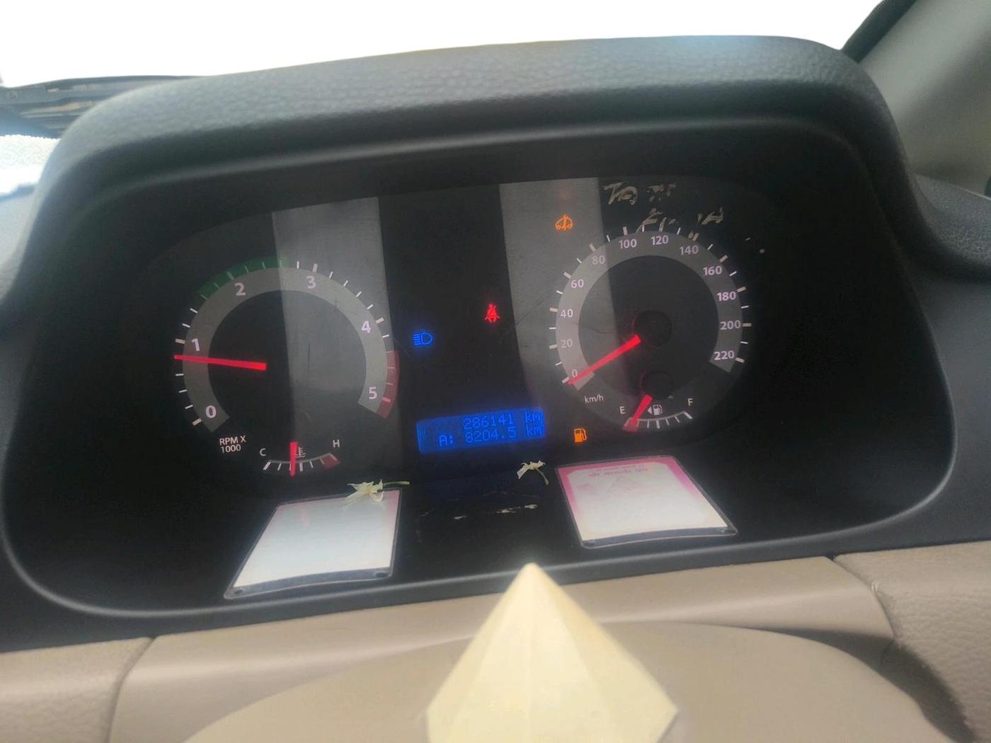 2014 Tata Aria PURE 4X2, Diesel, Manual, 2,86,141 km, interior