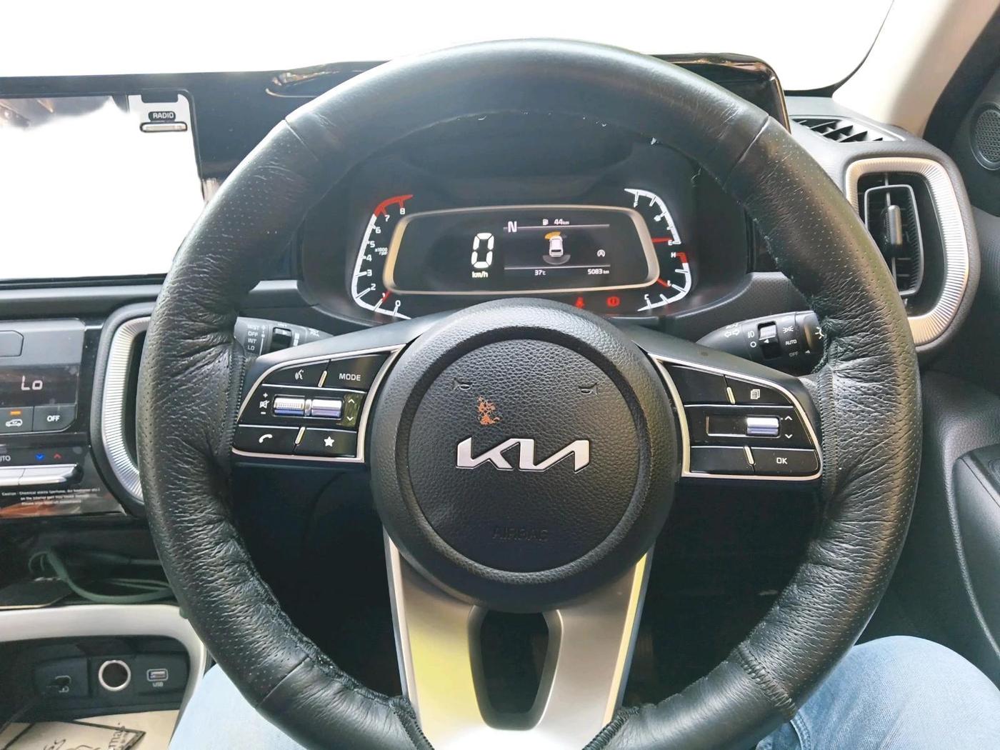 2024 KIA SONET HTK PLUS 1.0 TURBO PETROL IMT, Petrol, Manual, 5,083 km, interior