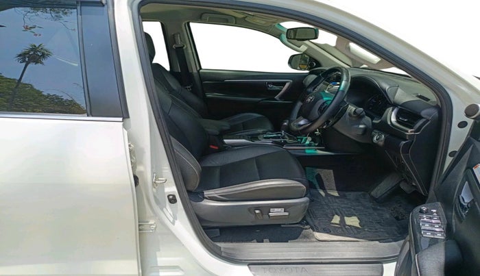 2022 Toyota Fortuner 4X2 AT 2.8 DIESEL, Diesel, Automatic, 31,047 km, interior