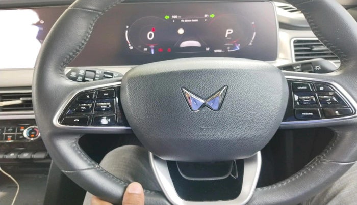 2023 Mahindra XUV700 AX 7 LUXURY P AT 7 STR, Petrol, Automatic, 12,782 km, interior