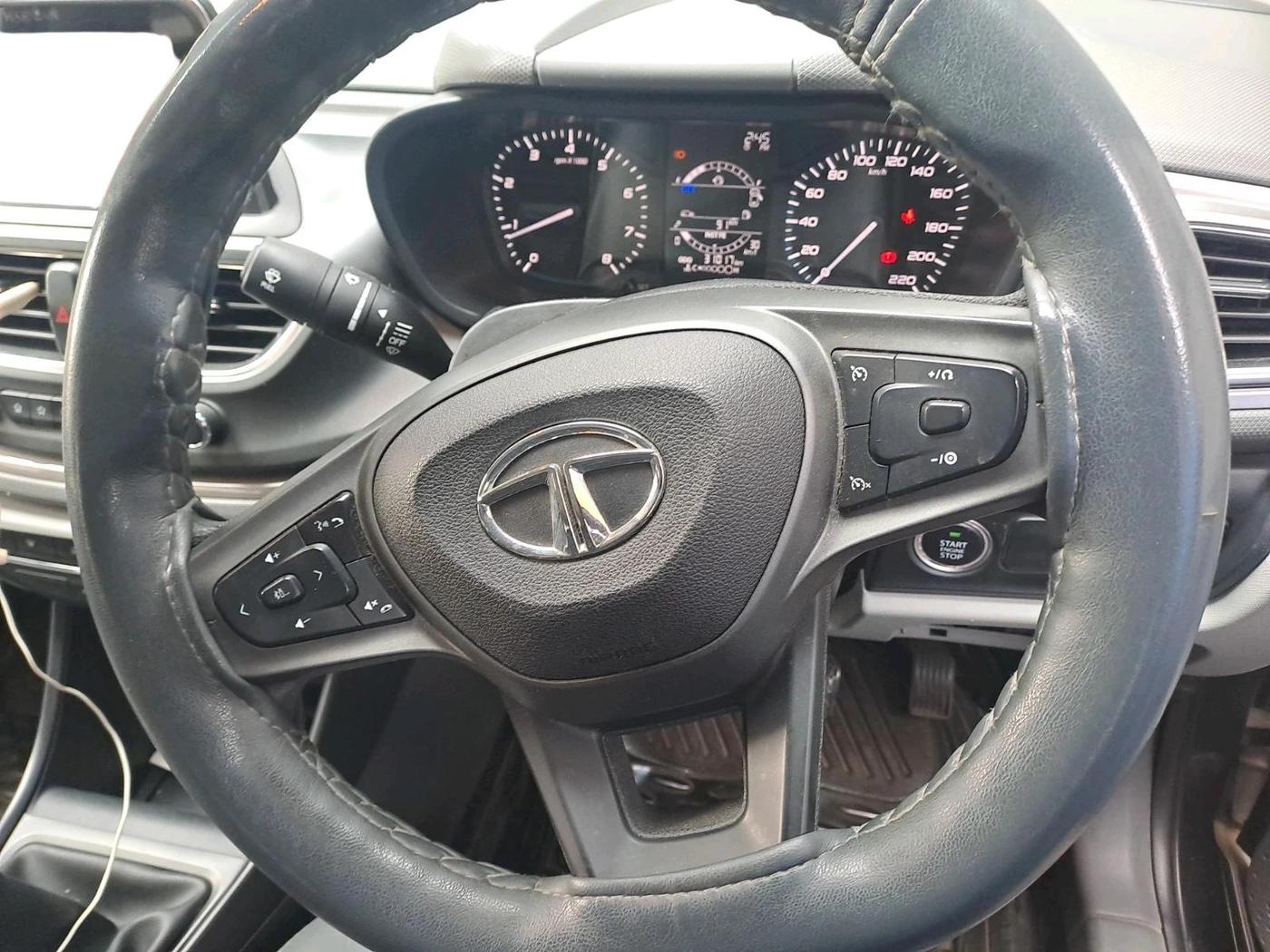 2020 Tata ALTROZ XT DIESEL, Diesel, Manual, 31,500 km, interior