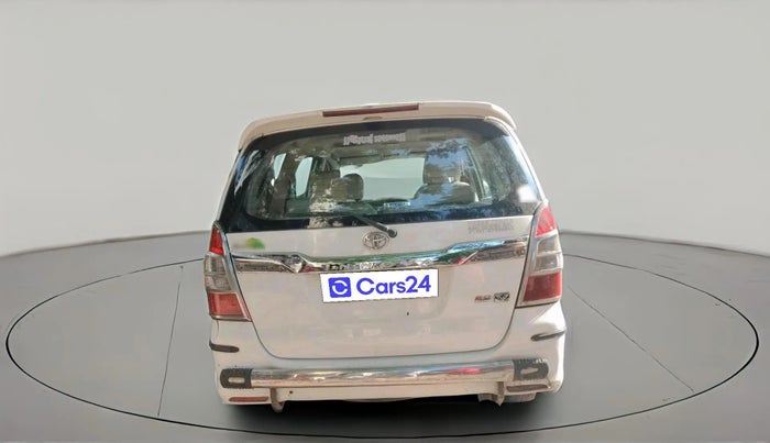 2015 Toyota Innova 2.5 VX 8 STR, Diesel, Manual, 2,47,756 km, exterior