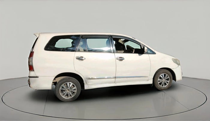 2015 Toyota Innova 2.5 VX 8 STR, Diesel, Manual, 2,47,756 km, exterior