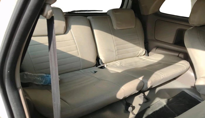 2015 Toyota Innova 2.5 VX 8 STR, Diesel, Manual, 2,47,756 km, interior