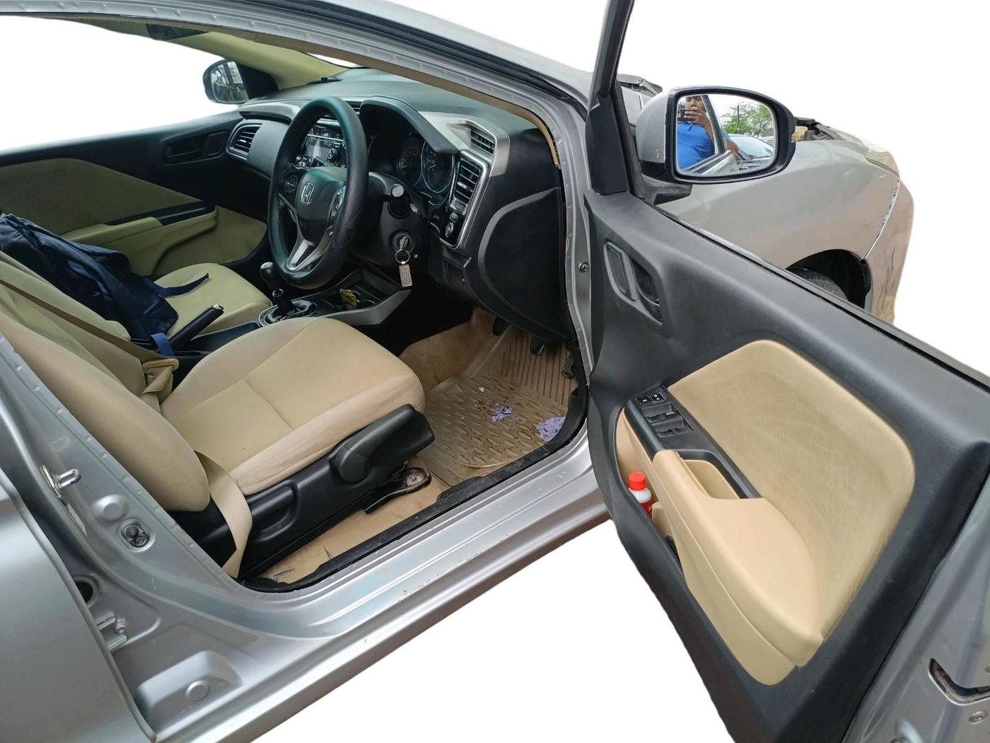 2014 Honda City 1.5L I-DTEC SV, Diesel, Manual, 1,15,592 km, interior