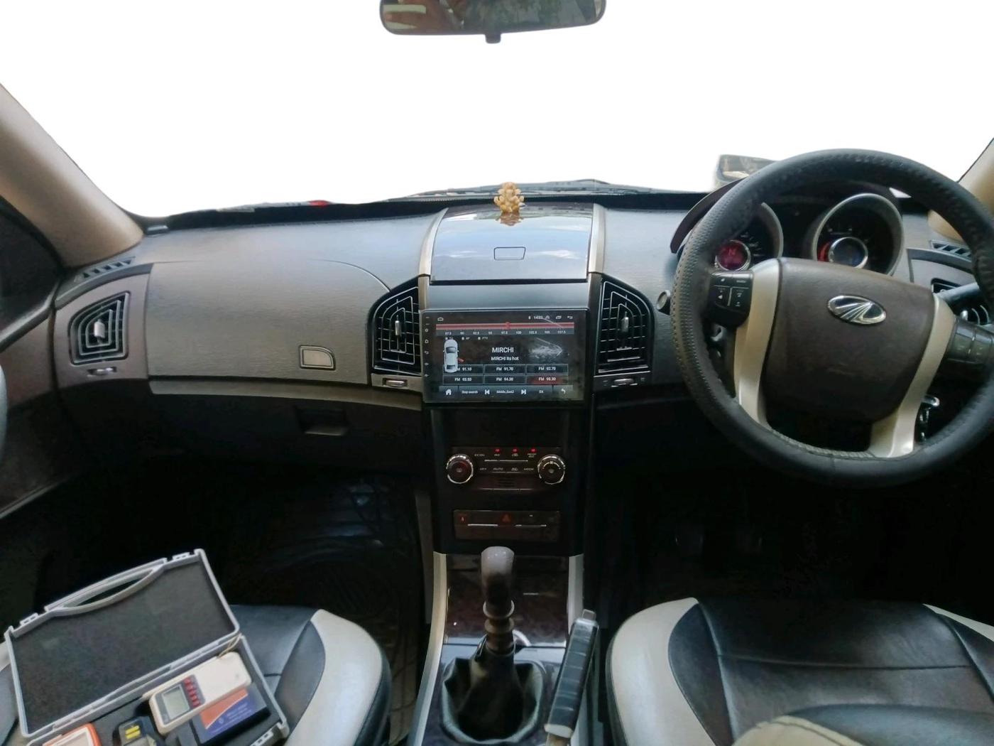 2015 Mahindra XUV500 W6, Diesel, Manual, 81,188 km, interior