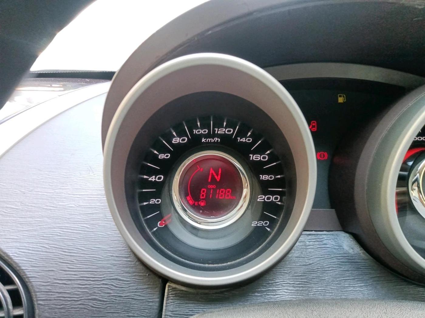2015 Mahindra XUV500 W6, Diesel, Manual, 81,188 km, interior