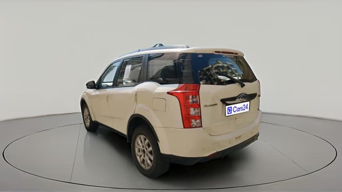 2017 Mahindra XUV500 W9, Diesel, Manual, 1,19,930 km, exterior