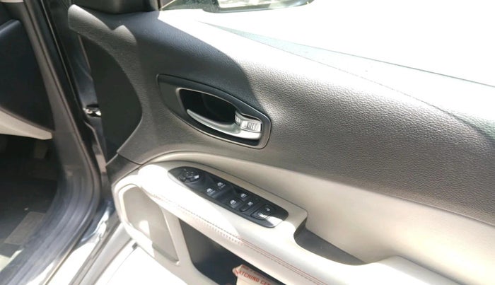 2017 Jeep Compass LIMITED 1.4 PETROL AT, Petrol, Automatic, 64,429 km, interior