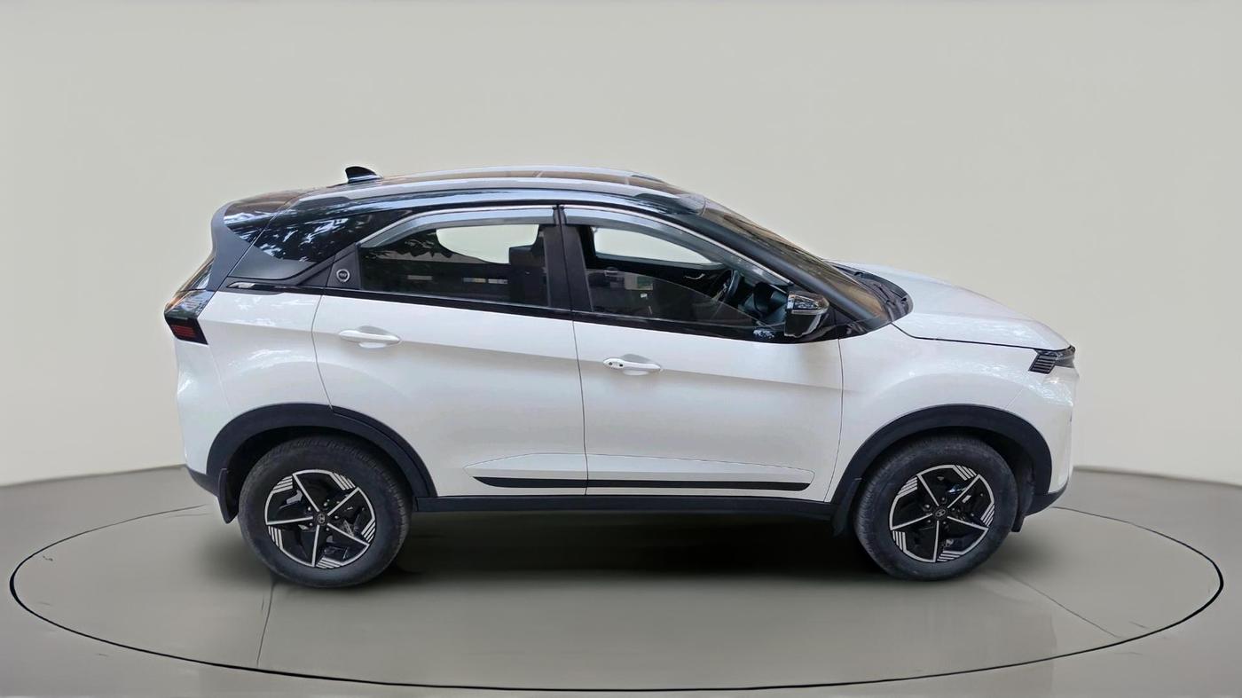 2024 Tata NEXON FEARLESS + S P MT, Petrol, Manual, 29,362 km, exterior