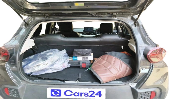 2024 Tata PUNCH PURE MT CNG, CNG, Manual, 17,103 km, exterior