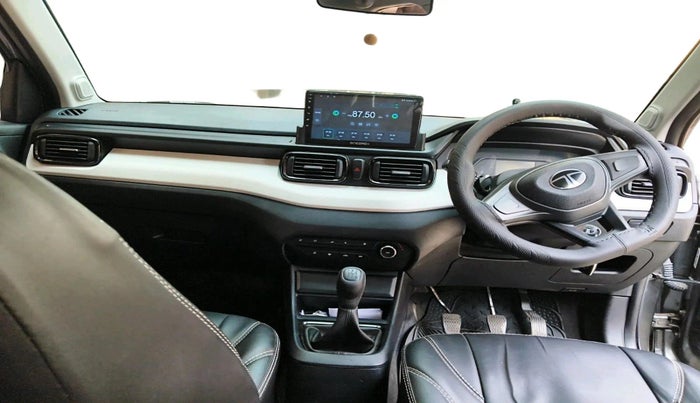 2024 Tata PUNCH PURE MT CNG, CNG, Manual, 17,103 km, interior