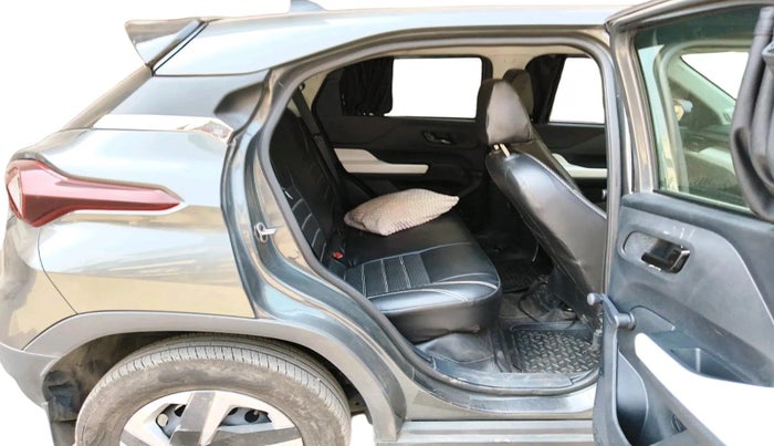 2024 Tata PUNCH PURE MT CNG, CNG, Manual, 17,103 km, interior