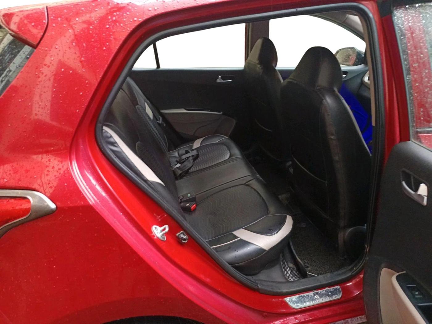 2017 Hyundai Grand i10 SPORTZ 1.2 KAPPA VTVT, Petrol, Manual, 24,210 km, interior