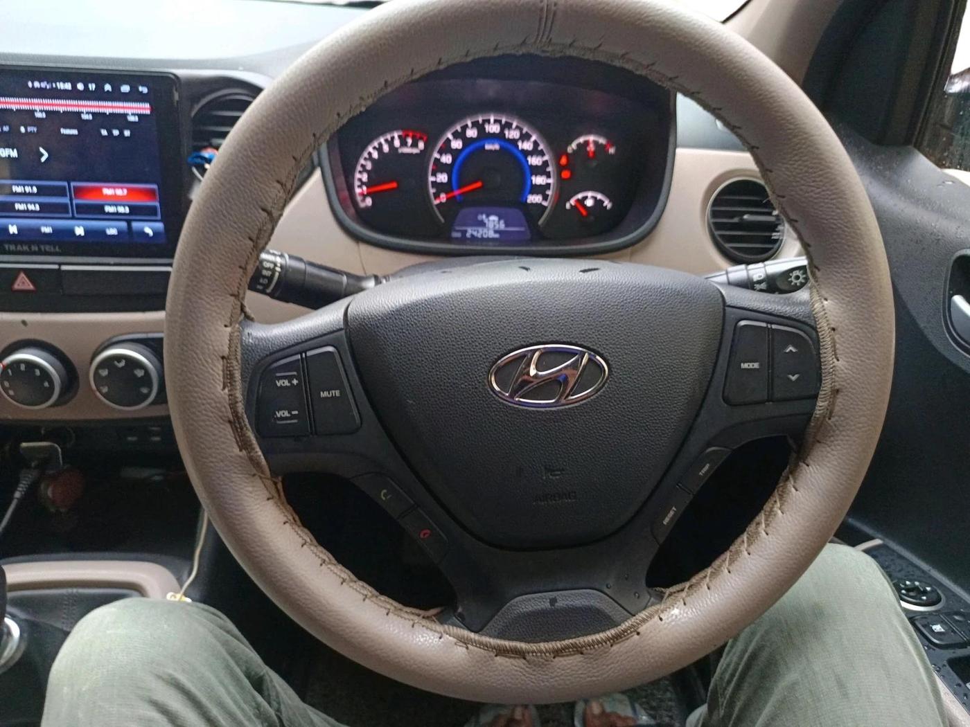 2017 Hyundai Grand i10 SPORTZ 1.2 KAPPA VTVT, Petrol, Manual, 24,210 km, interior