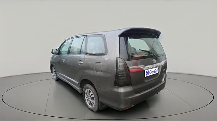 2015 Toyota Innova 2.5 VX 7 STR, Diesel, Manual, 1,84,629 km, exterior