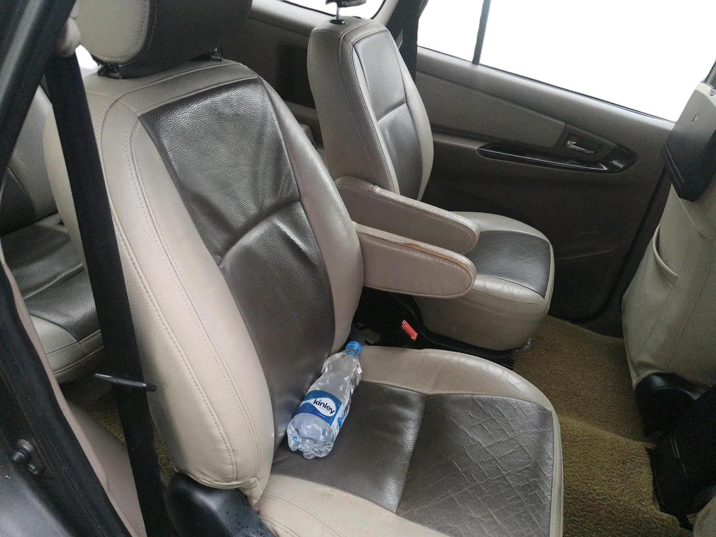 2015 Toyota Innova 2.5 VX 7 STR, Diesel, Manual, 1,84,629 km, interior