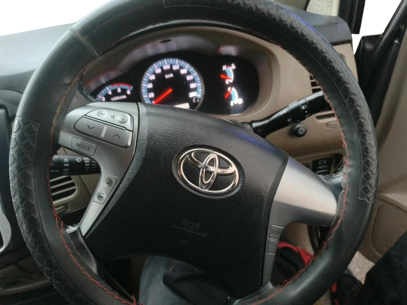 2015 Toyota Innova 2.5 VX 7 STR, Diesel, Manual, 1,84,629 km, interior