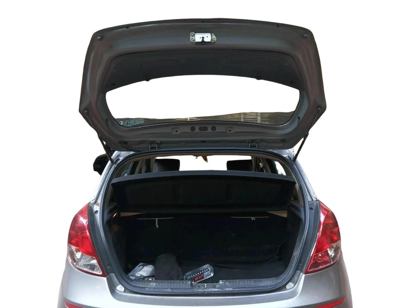 2013 Hyundai i20 MAGNA 1.4 CRDI, Diesel, Manual, 1,40,576 km, exterior