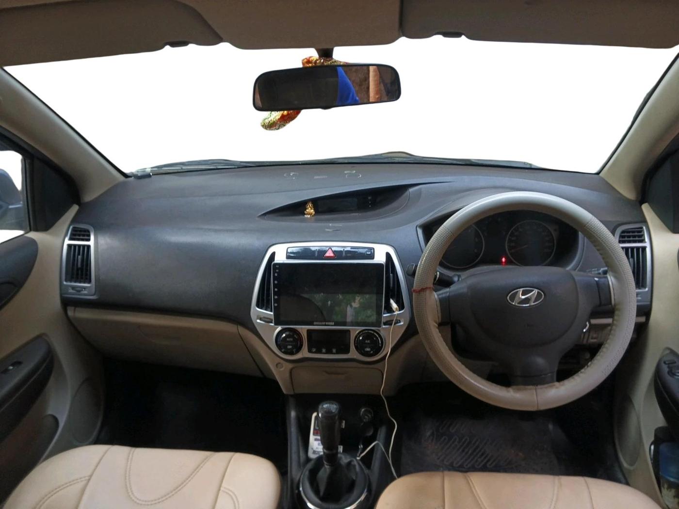 2013 Hyundai i20 MAGNA 1.4 CRDI, Diesel, Manual, 1,40,576 km, interior