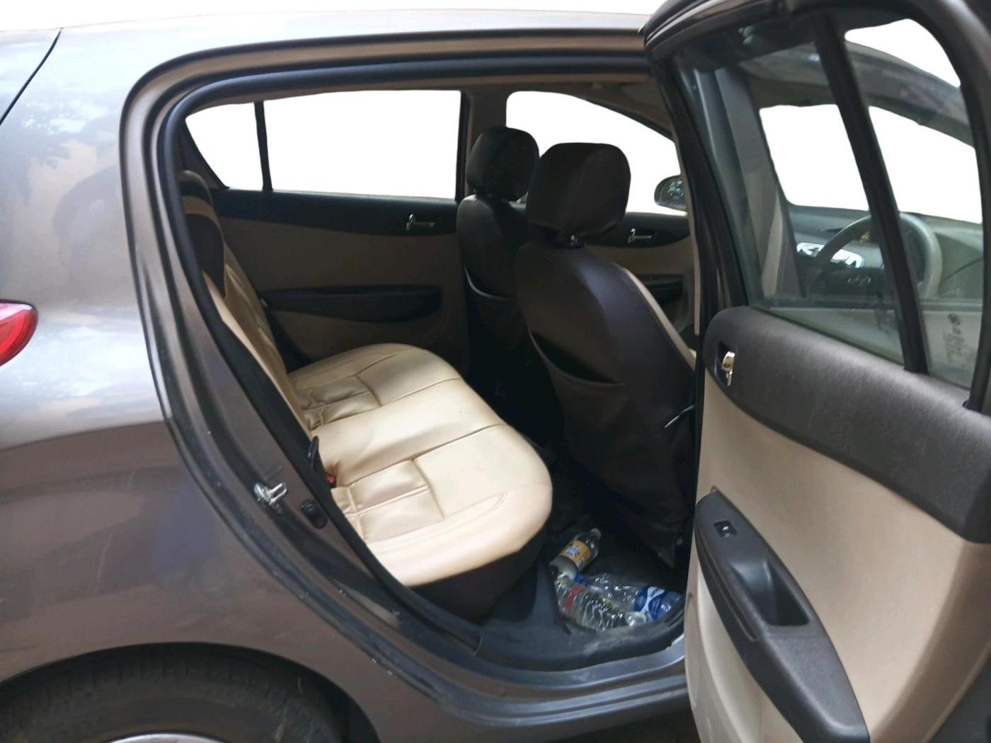 2013 Hyundai i20 MAGNA 1.4 CRDI, Diesel, Manual, 1,40,576 km, interior