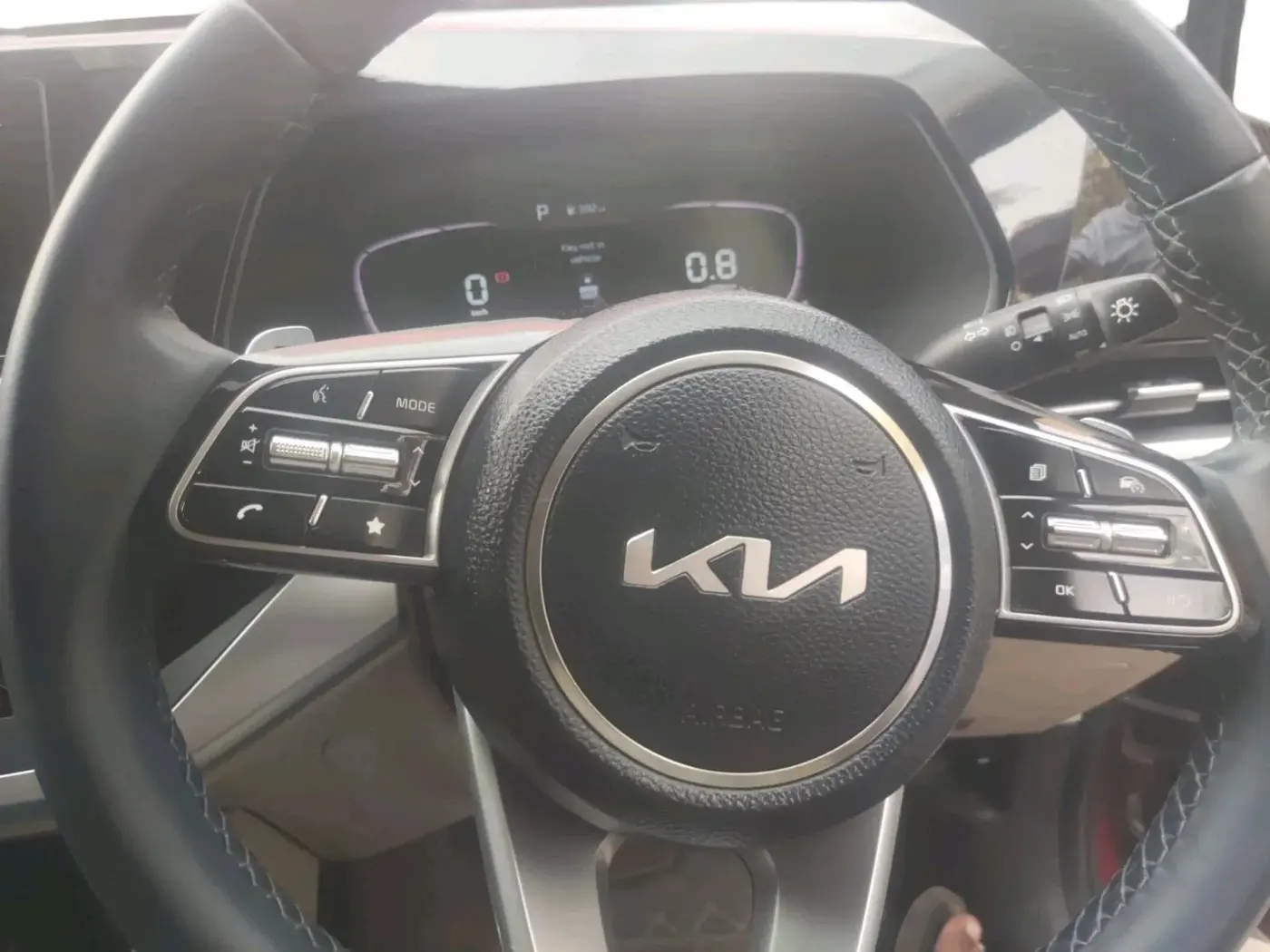 2023 KIA CARENS LUXURY PLUS 1.5 PETROL DCT 7 STR, Petrol, Automatic, 22,684 km, interior