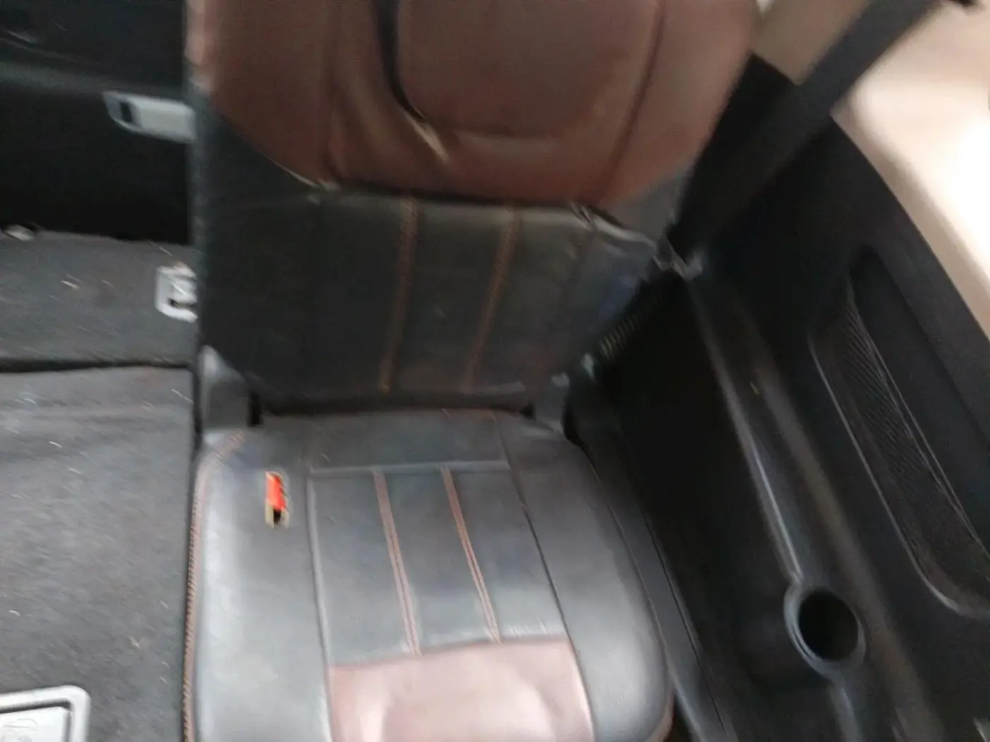 2013 Mahindra XUV500 W8, Diesel, Manual, 1,31,649 km, interior
