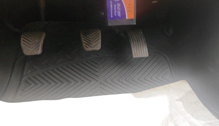 2014 Hyundai Eon MAGNA +, Petrol, Manual, 1,02,696 km, interior