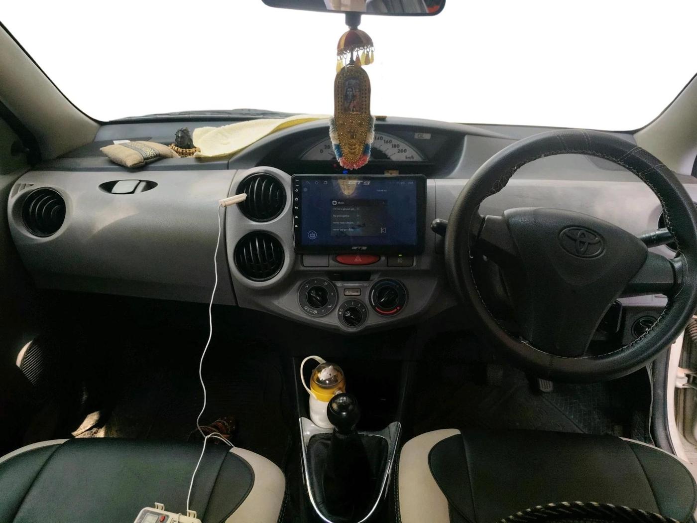2011 Toyota Etios G, Petrol, Manual, 82,008 km, interior