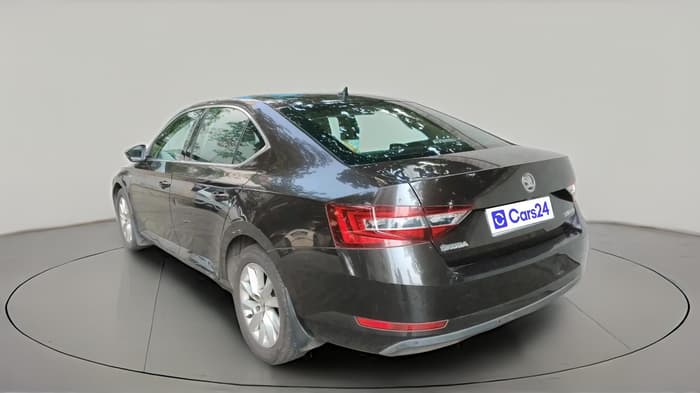 2017 Skoda Superb L&K 2.0 TDI AT, Diesel, Automatic, 81,841 km, exterior