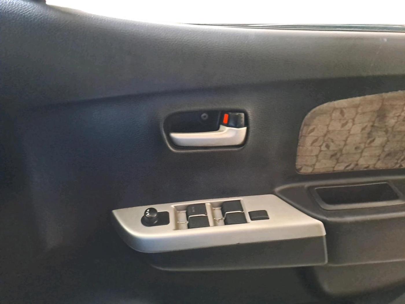 2013 Maruti Wagon R 1.0 VXI, Petrol, Manual, 1,17,593 km, interior
