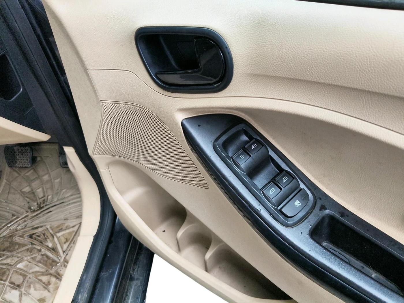 2015 Ford Figo Aspire TITANIUM 1.5 PETROL AT, Petrol, Automatic, 95,171 km, interior