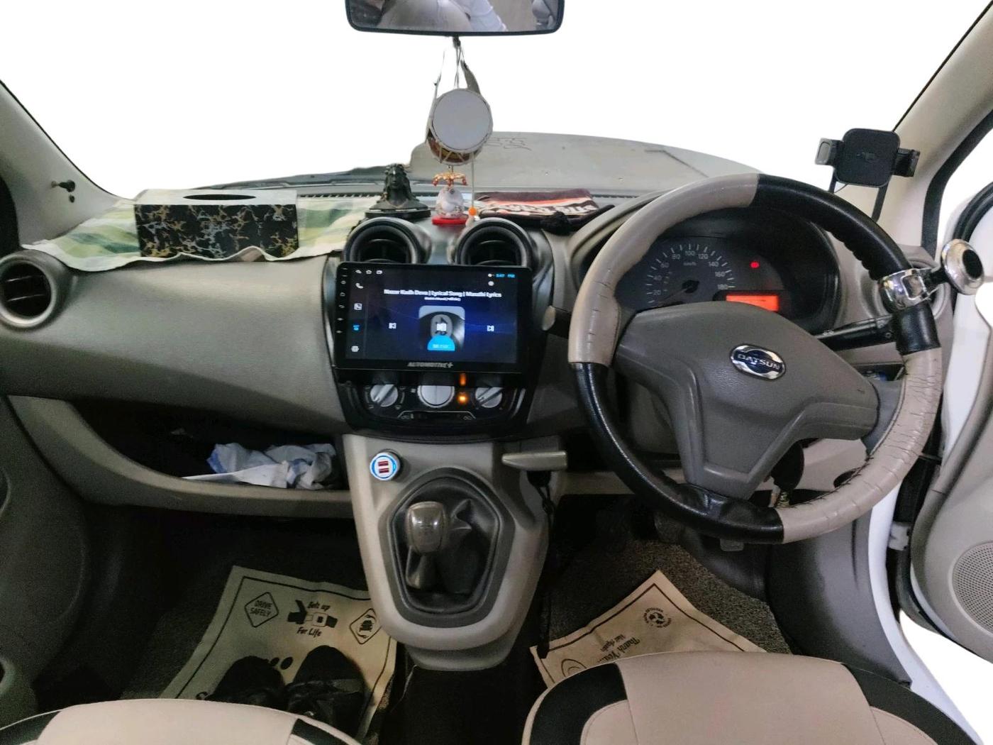 2015 Nissan Micra Active XL, Petrol, Manual, 1,91,917 km, interior