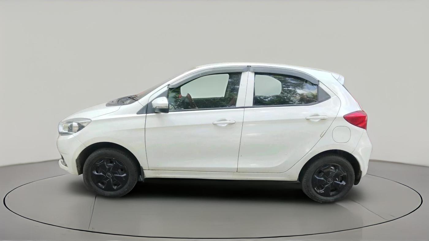 2017 Tata Tiago XZ PETROL, Petrol, Manual, 33,378 km, exterior