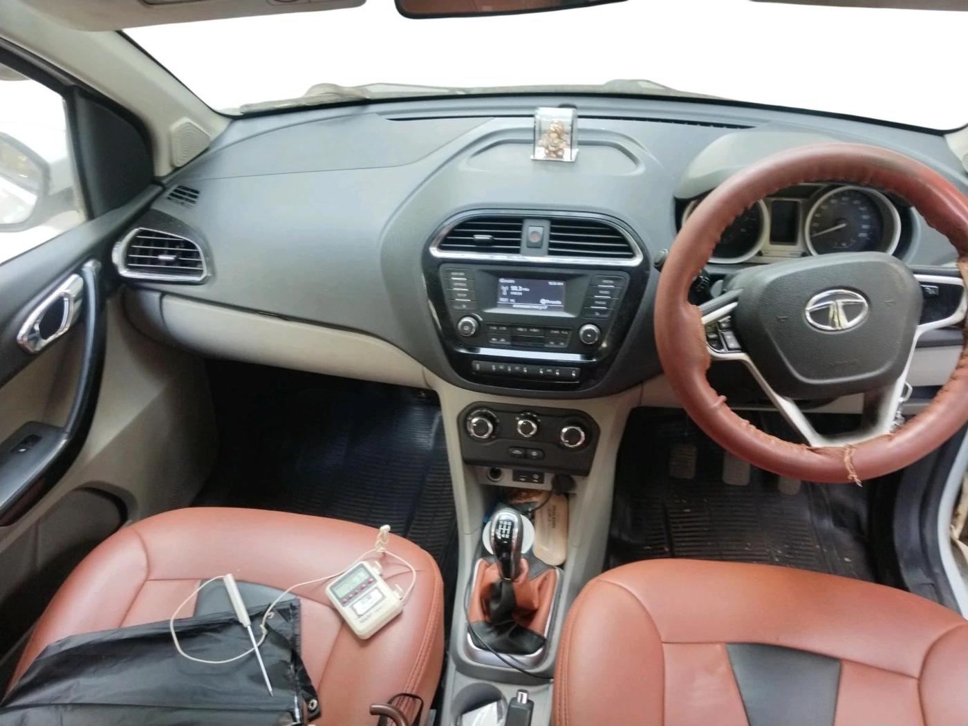 2017 Tata Tiago XZ PETROL, Petrol, Manual, 33,378 km, interior
