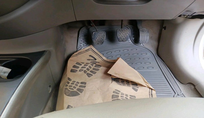 2011 Nissan Sunny XV PETROL, Petrol, Manual, 68,998 km, interior