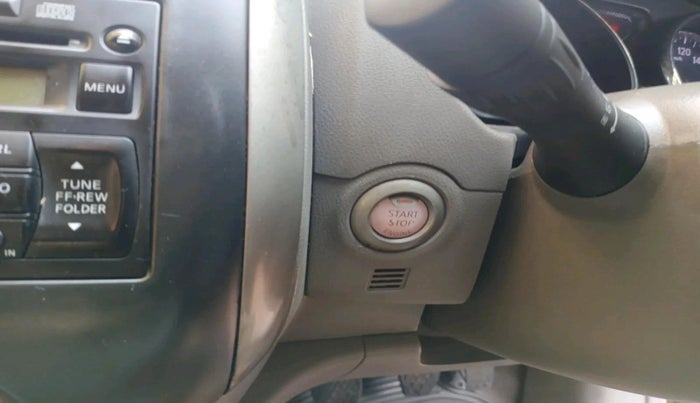 2011 Nissan Sunny XV PETROL, Petrol, Manual, 68,998 km, interior