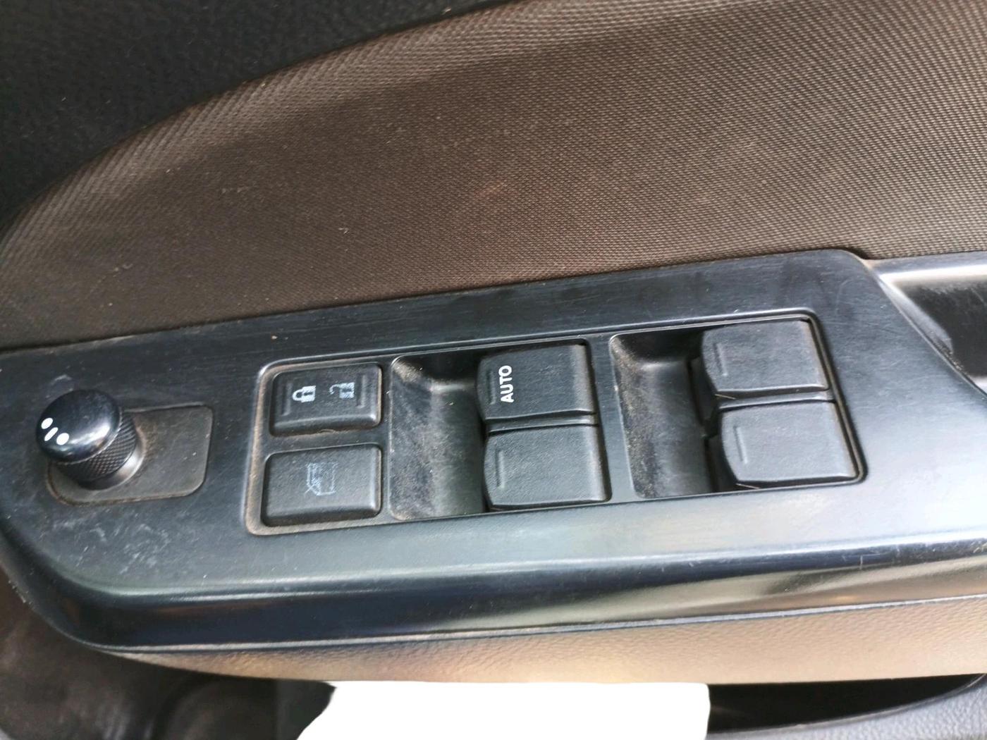 2014 Maruti Swift VXI, Petrol, Manual, 89,853 km, interior